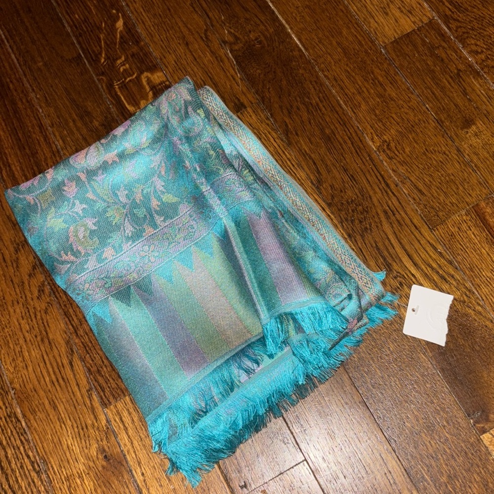 Handmade pashmina scarf